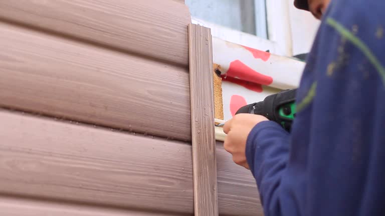 How To Choose The Right Materials for Your Siding Installation in 'Valley Park, MO